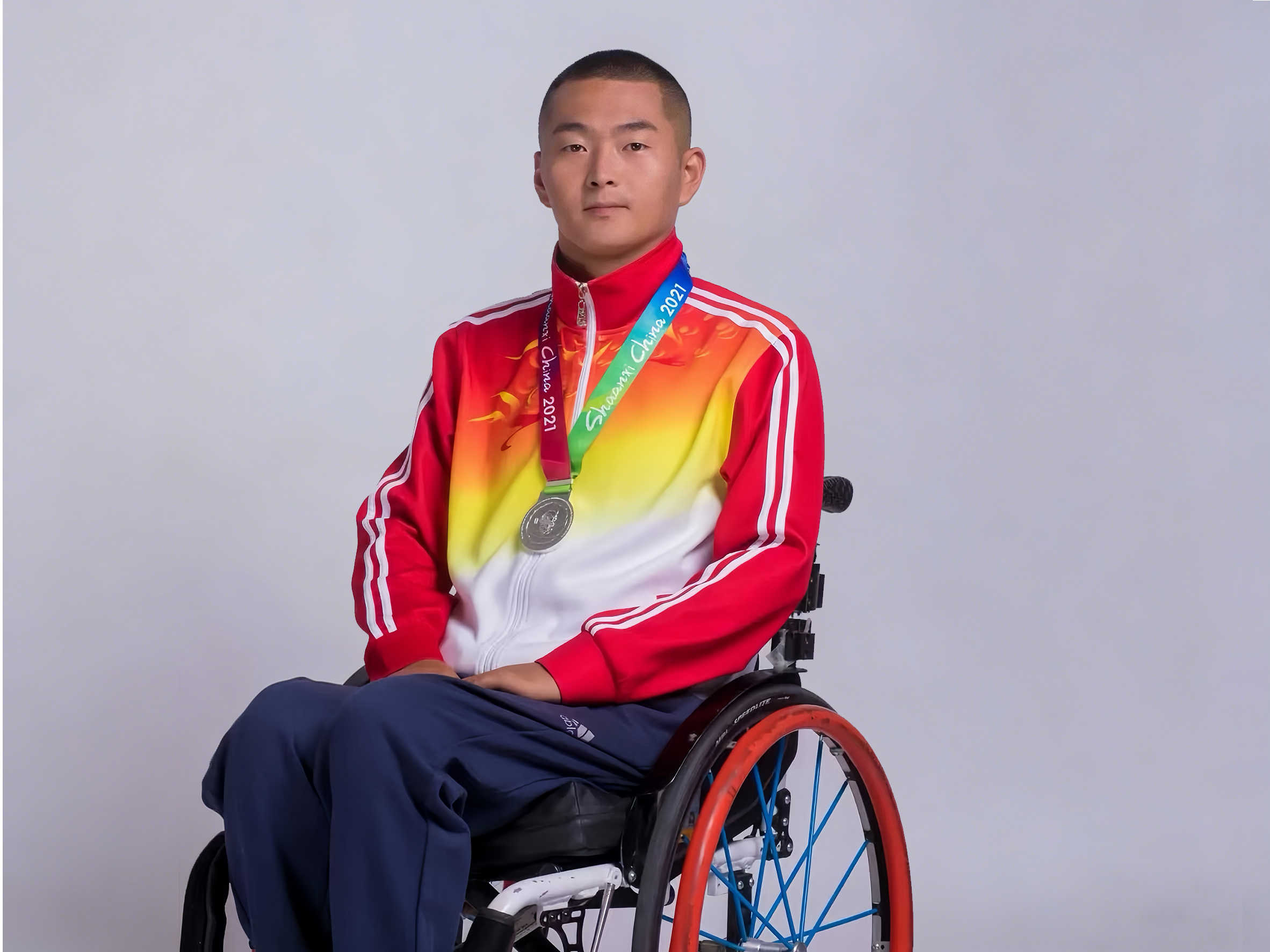 賈建東：輪椅上的生命長歌