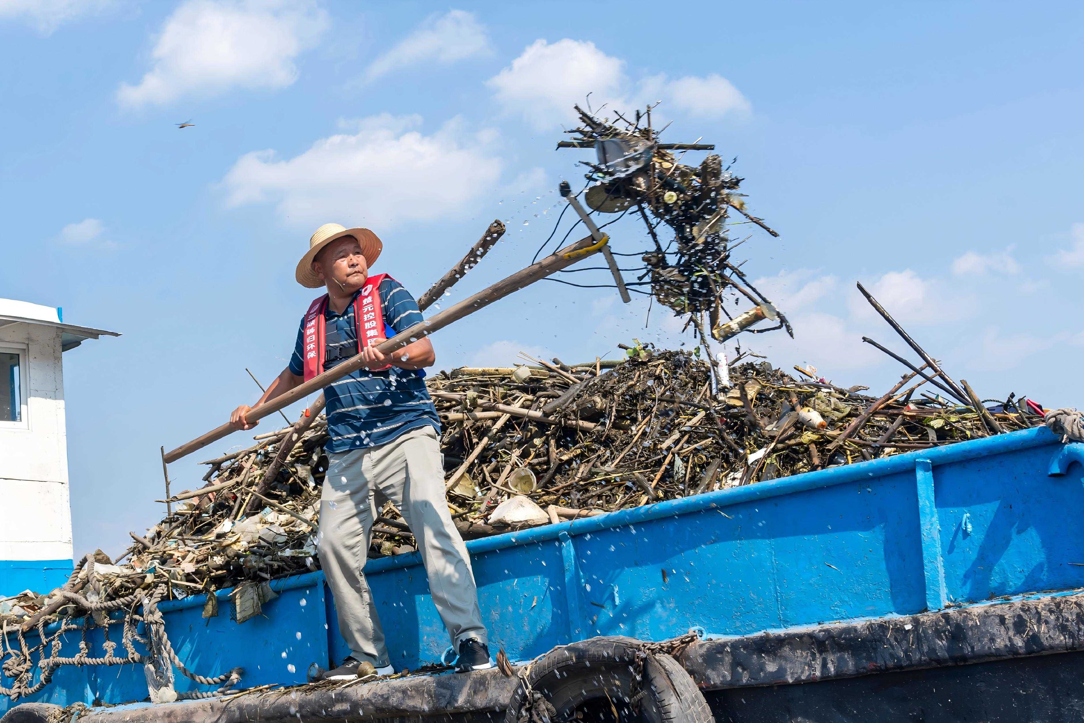 周功虎：初心如磐，守望母親河碧水如鏡